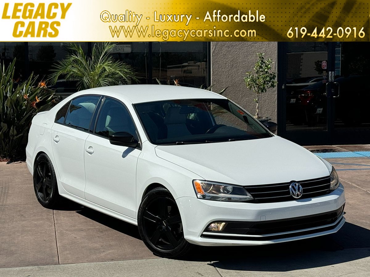 2016 Volkswagen Jetta Sedan 1.8T Sport ULTRA LOW MILES W/ BACKUP CAM