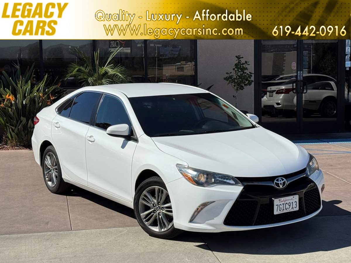 2015 Toyota Camry SE W/ BACKUP CAMERA