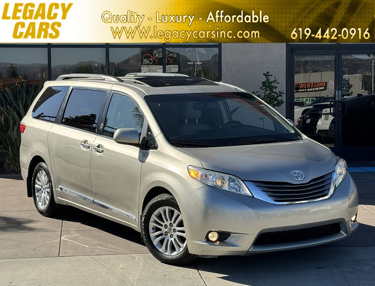 2015 Toyota Sienna XLE 8 SEATS W/ BLIND SPOT