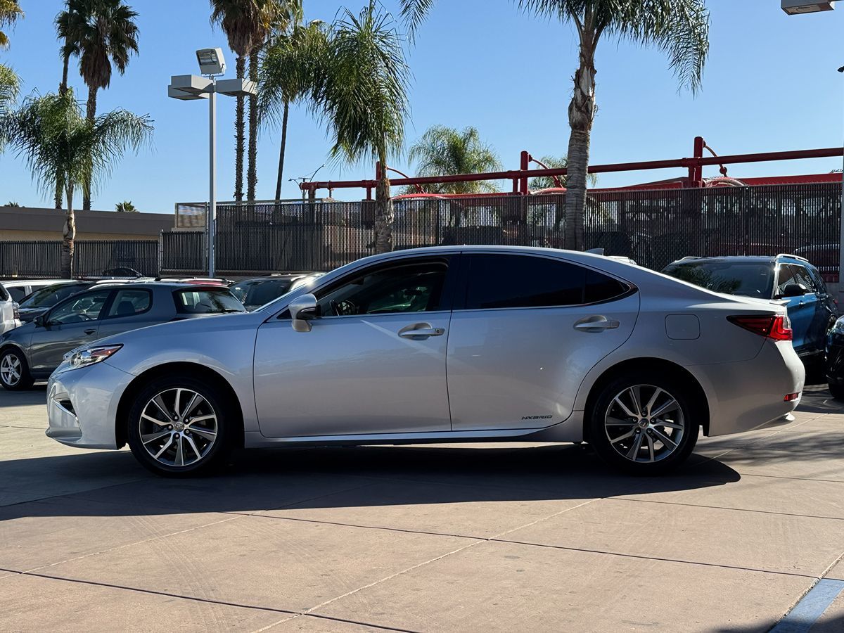 2018 Lexus ES 300h photo 8