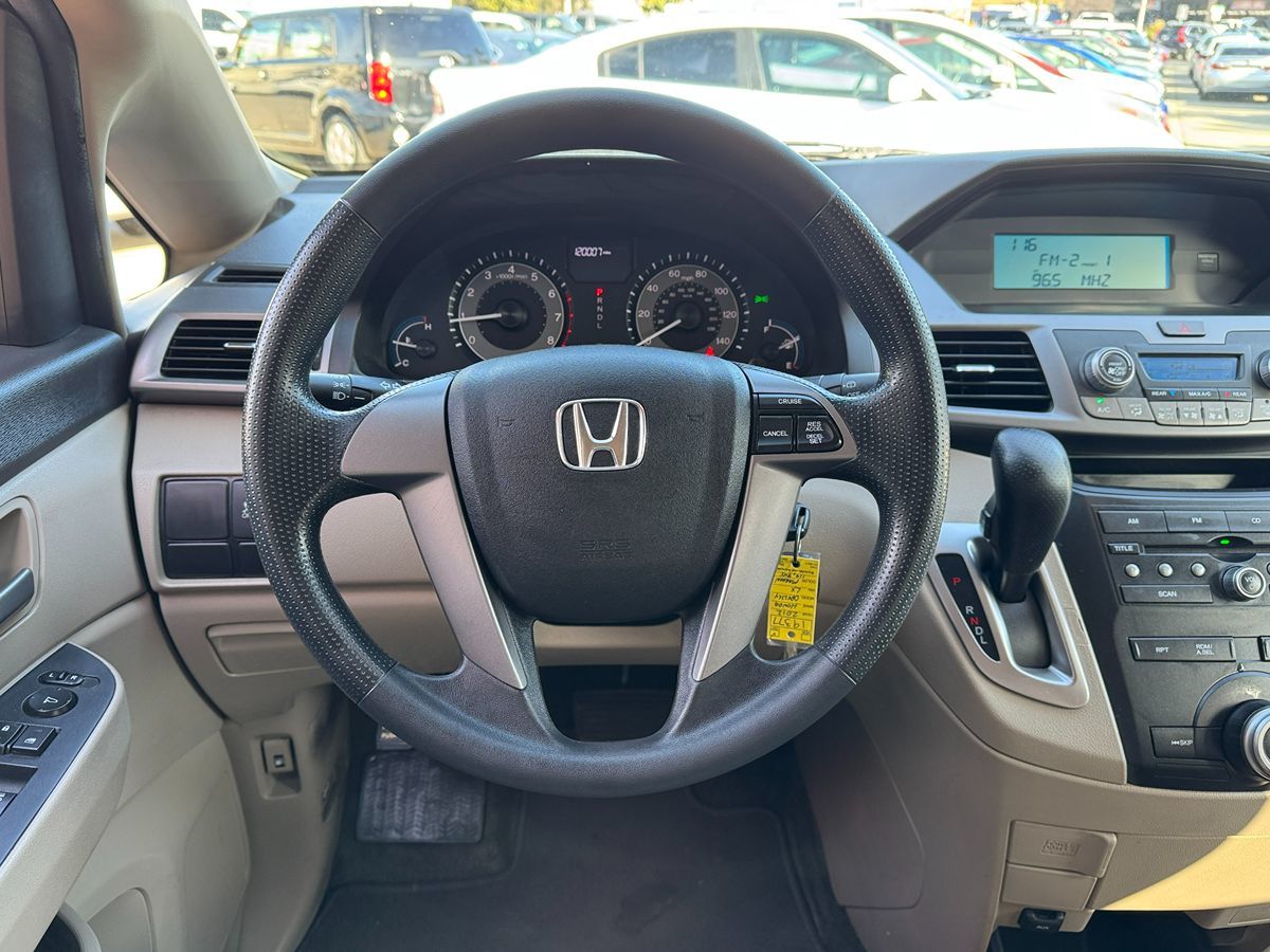 2012 Honda Odyssey LX photo 26