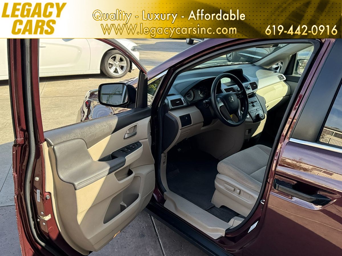 2012 Honda Odyssey LX photo 45