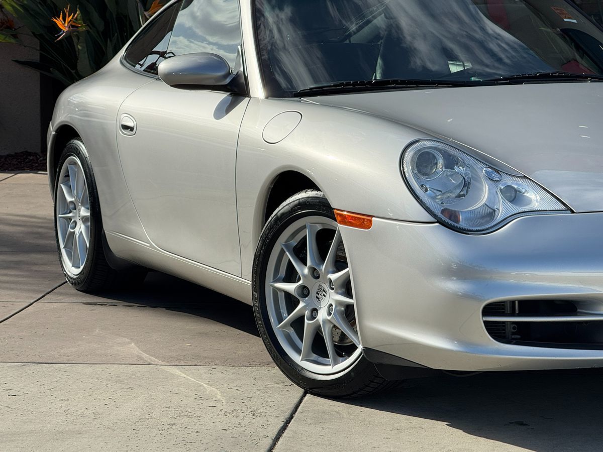 2002 Porsche 911 Carrera photo 4