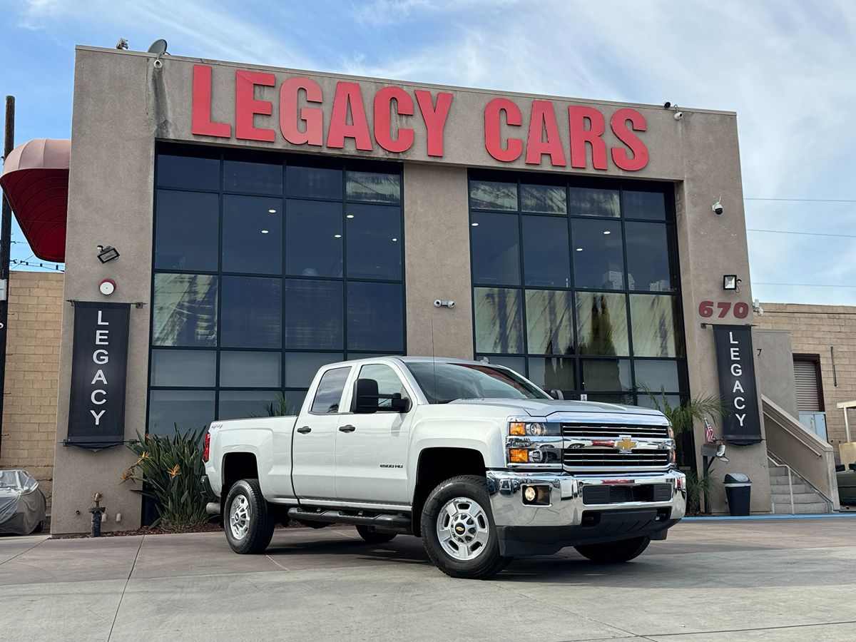 2015 Chevrolet Silverado 2500HD LT photo 2