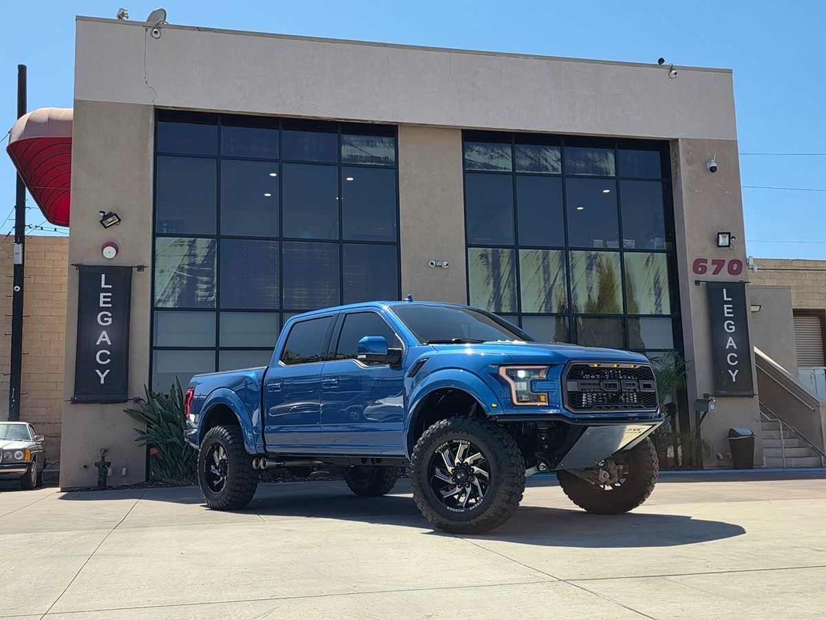 2019 Ford F-150 Raptor photo 2