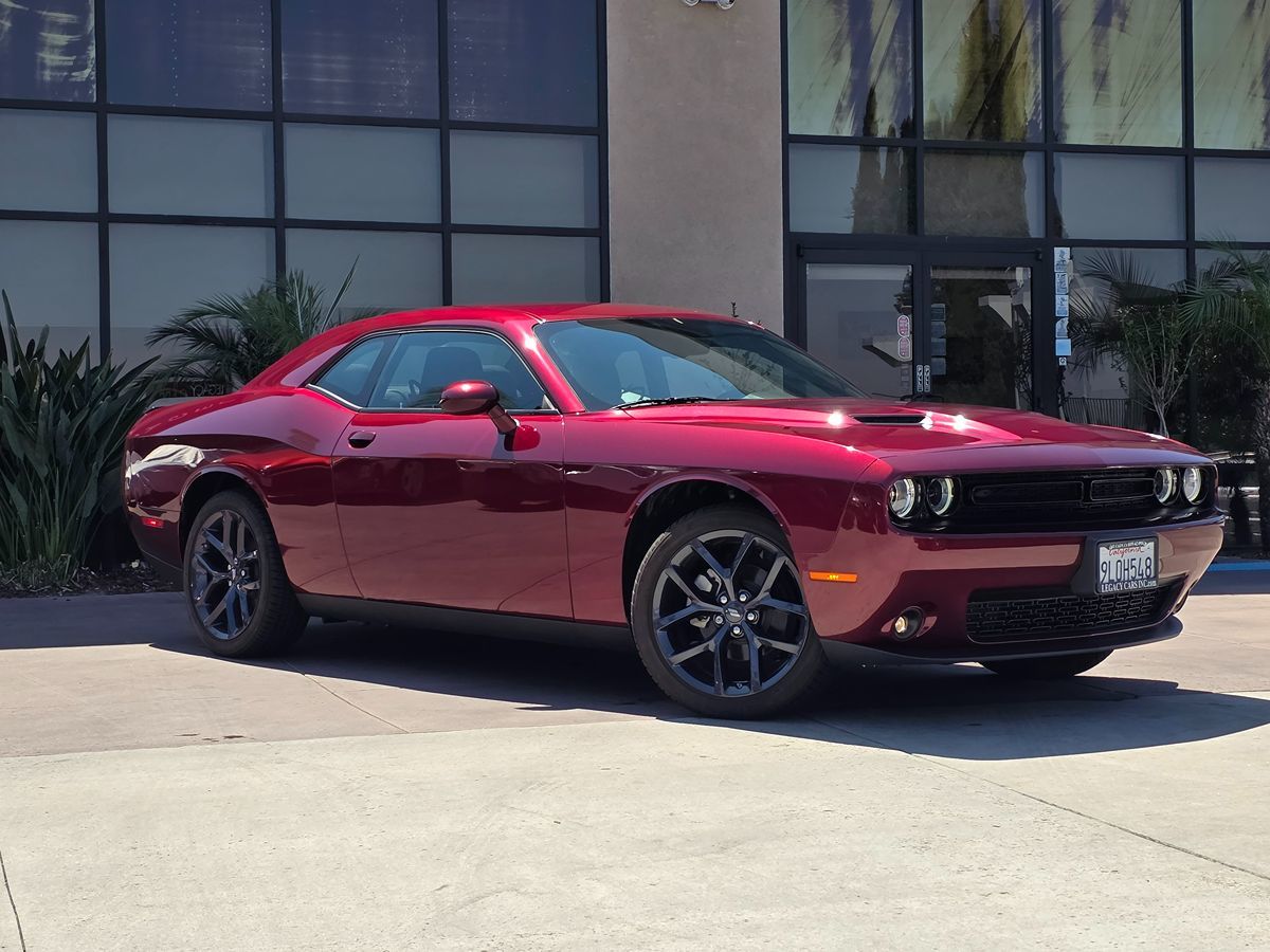 2023 Dodge Challenger SXT photo 3