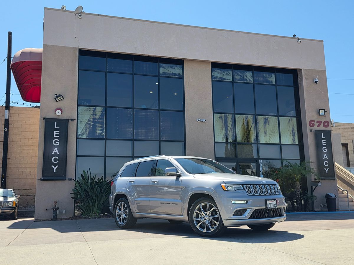 2020 Jeep Grand Cherokee Summit photo 2