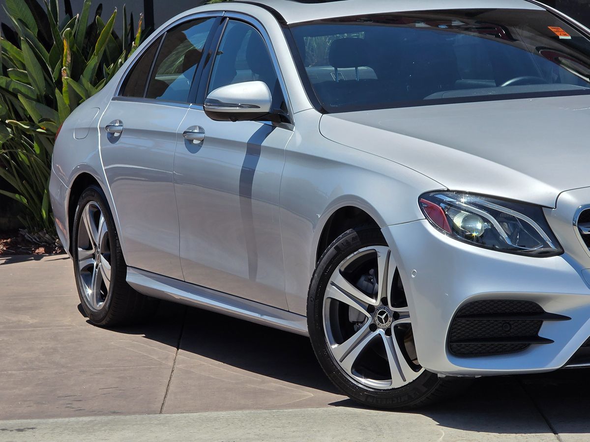 2019 Mercedes Benz E 300 photo 3