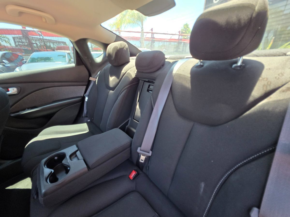 2013 Dodge Dart SXT photo 23