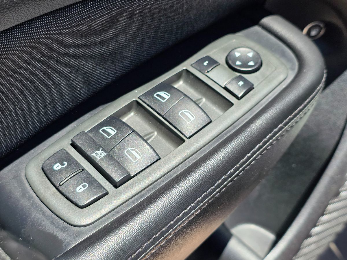 2013 Dodge Dart SXT photo 25