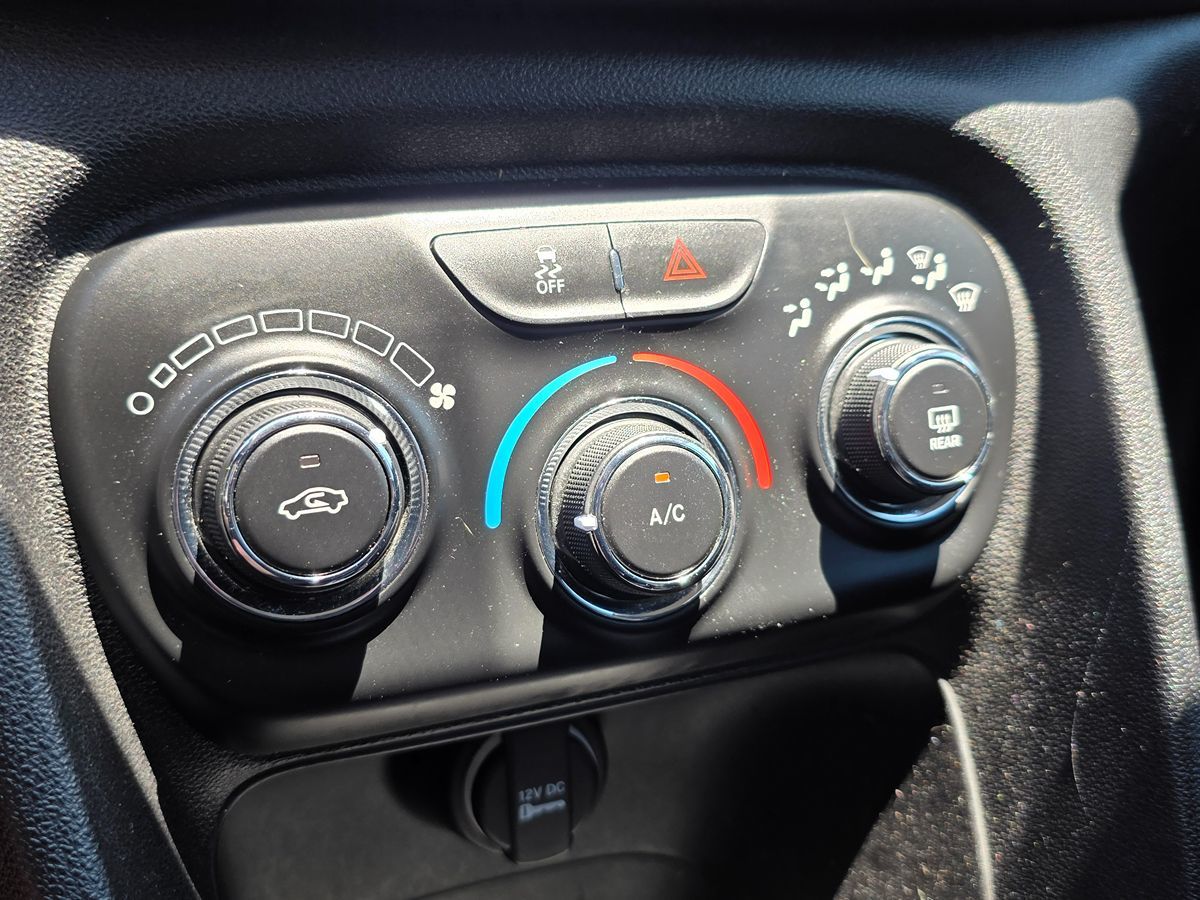 2013 Dodge Dart SXT photo 30