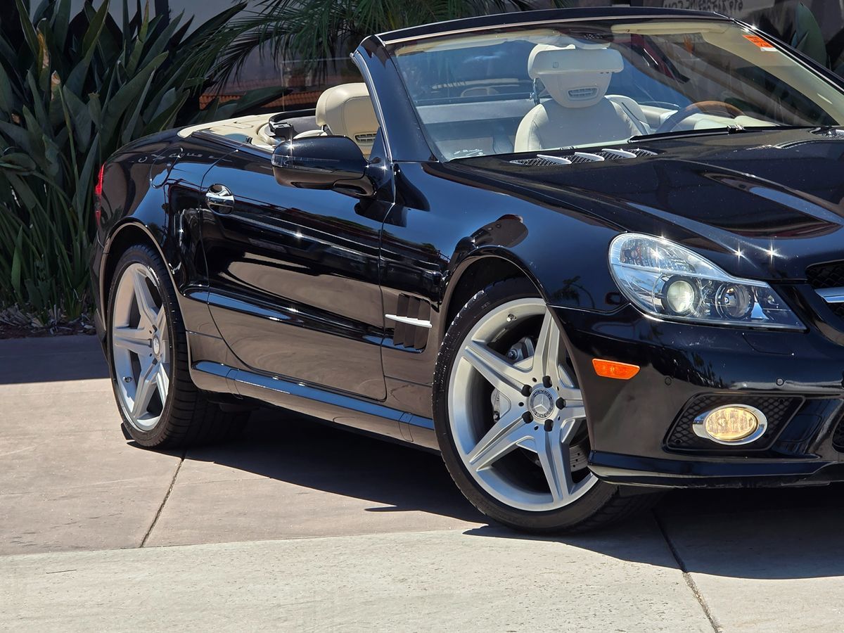 2012 Mercedes Benz SL 550 photo 4