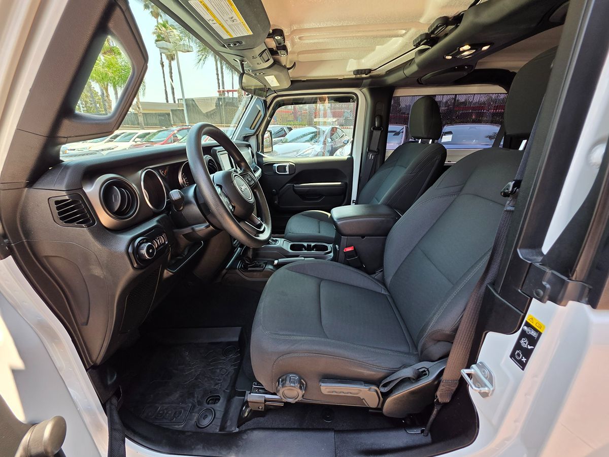 2020 Jeep Wrangler Sport photo 24