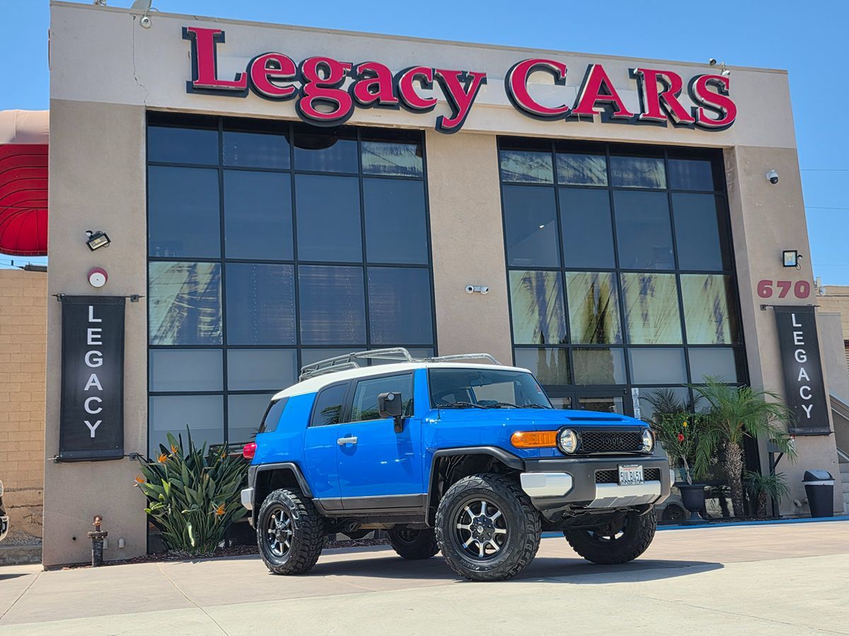 2007 Toyota FJ Cruiser Base photo 2