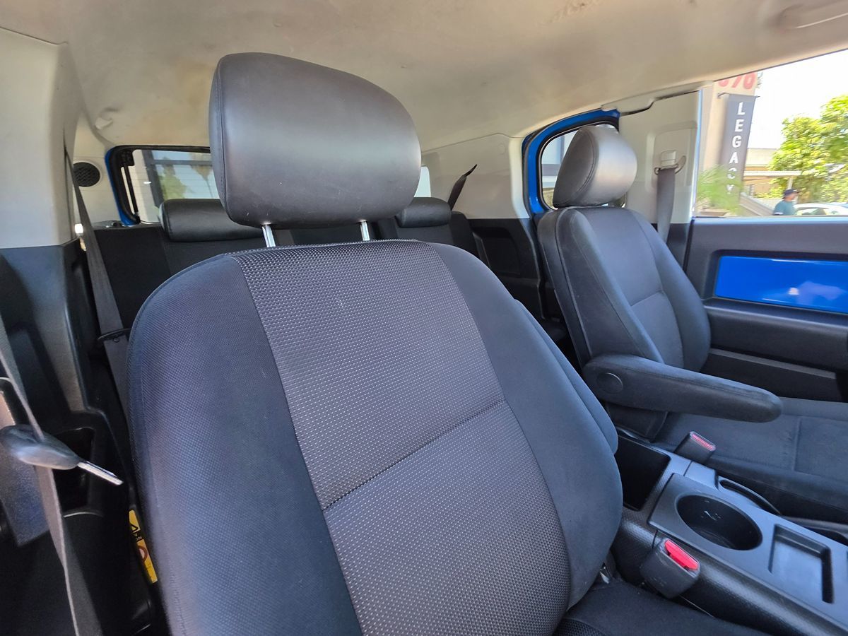 2007 Toyota FJ Cruiser Base photo 17