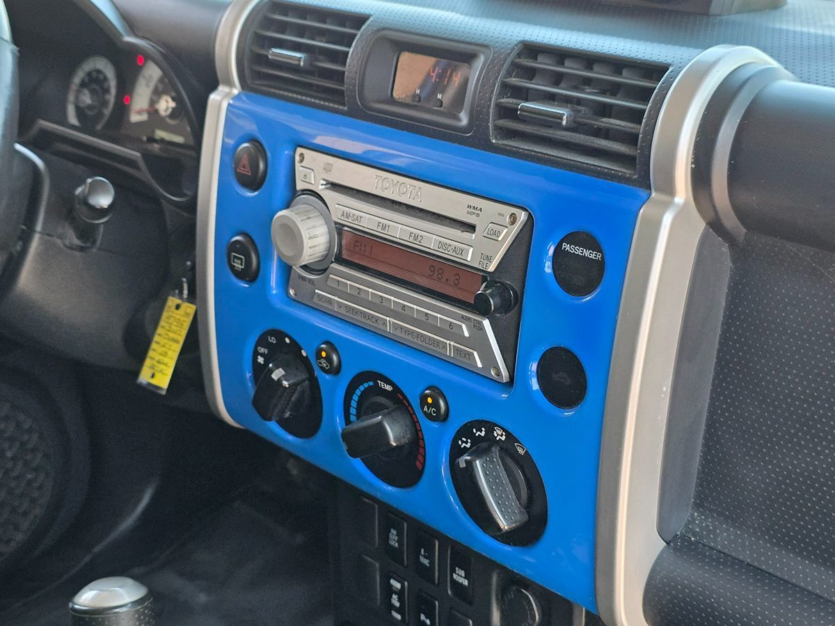 2007 Toyota FJ Cruiser Base photo 19