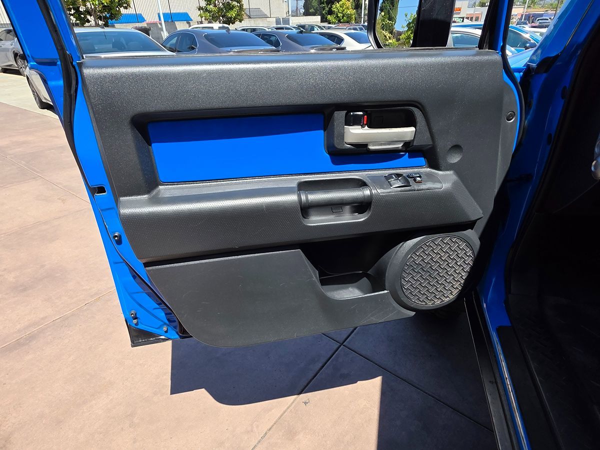 2007 Toyota FJ Cruiser Base photo 28