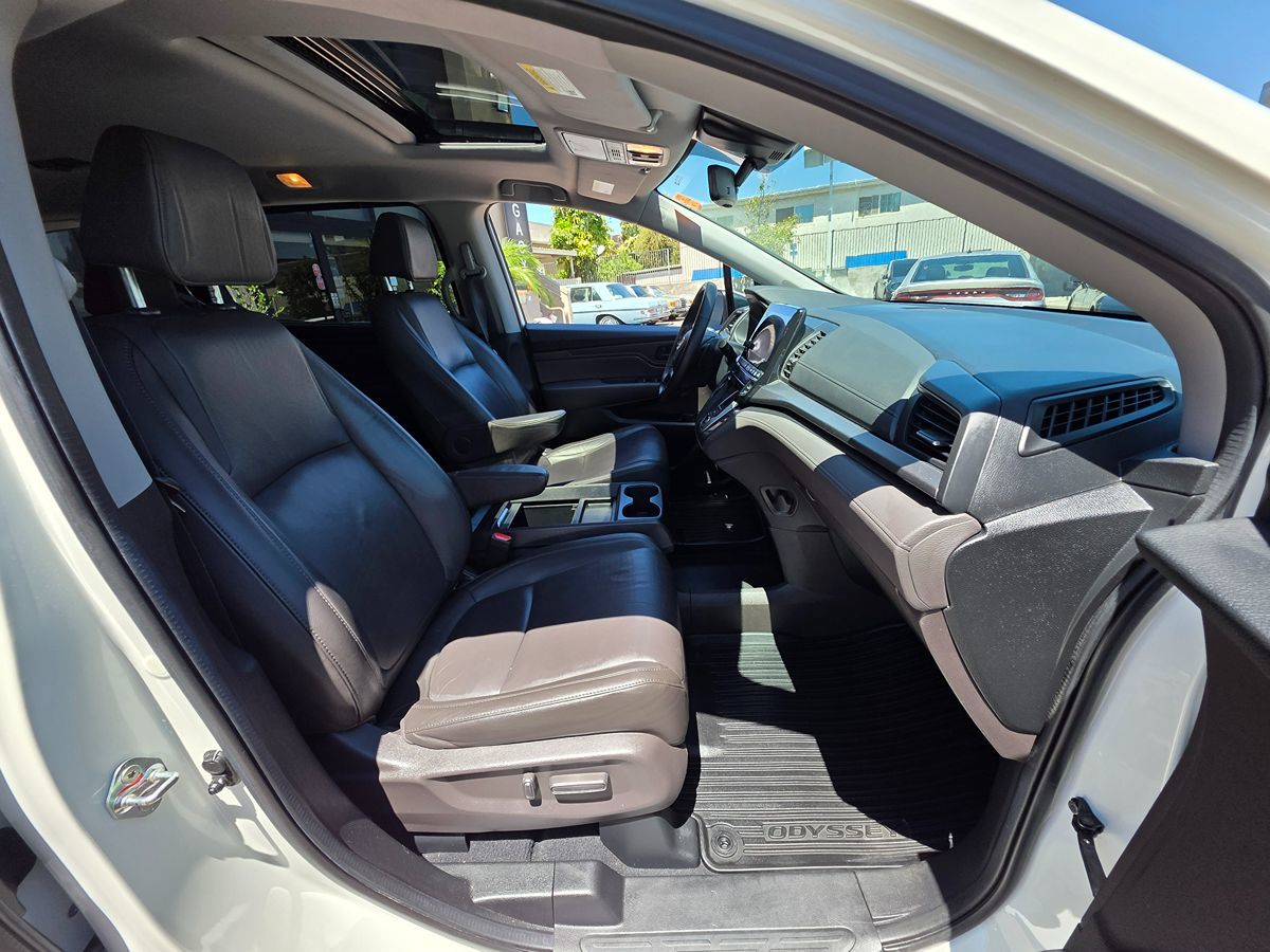 2019 Honda Odyssey EX-L photo 17