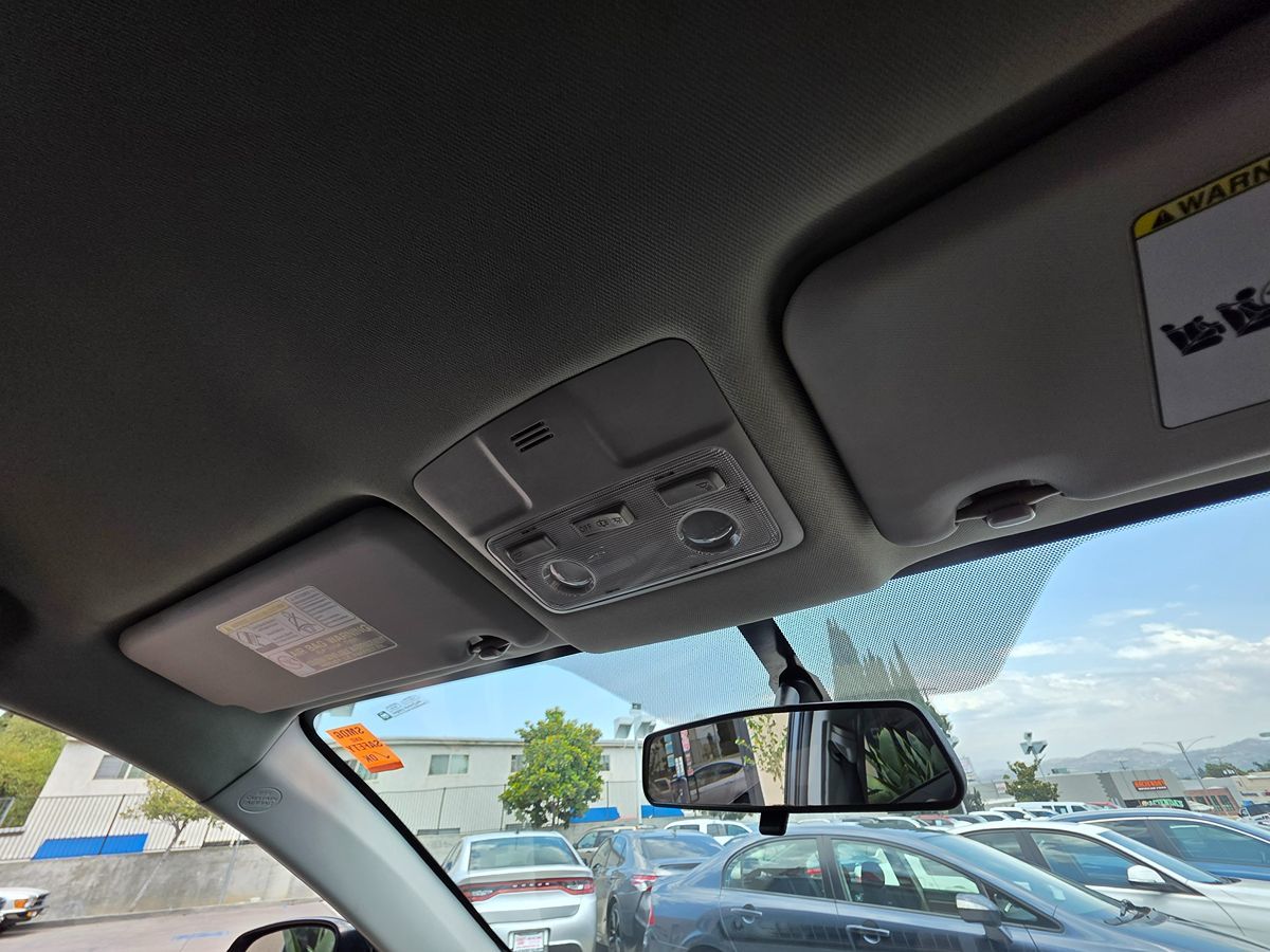 2014 Toyota RAV4 LE photo 19