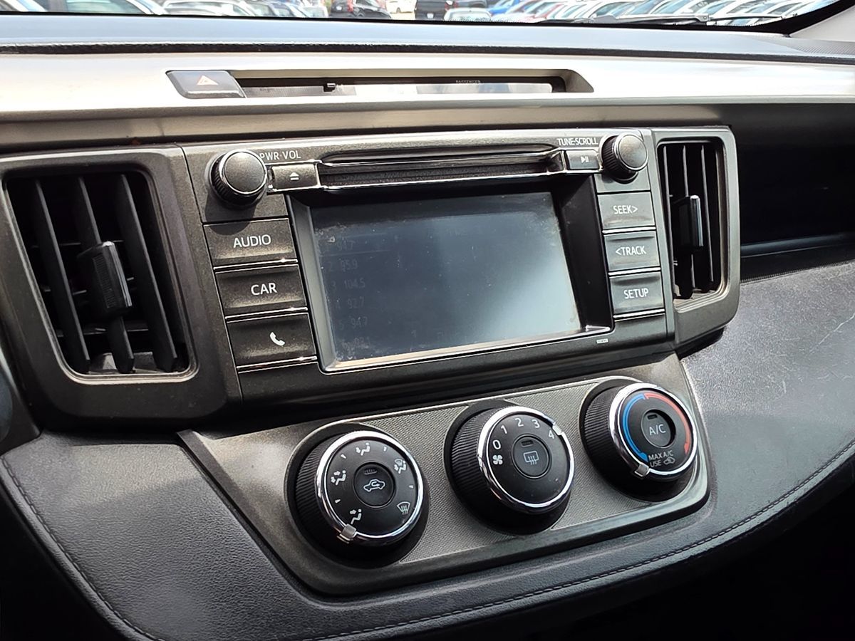 2014 Toyota RAV4 LE photo 35