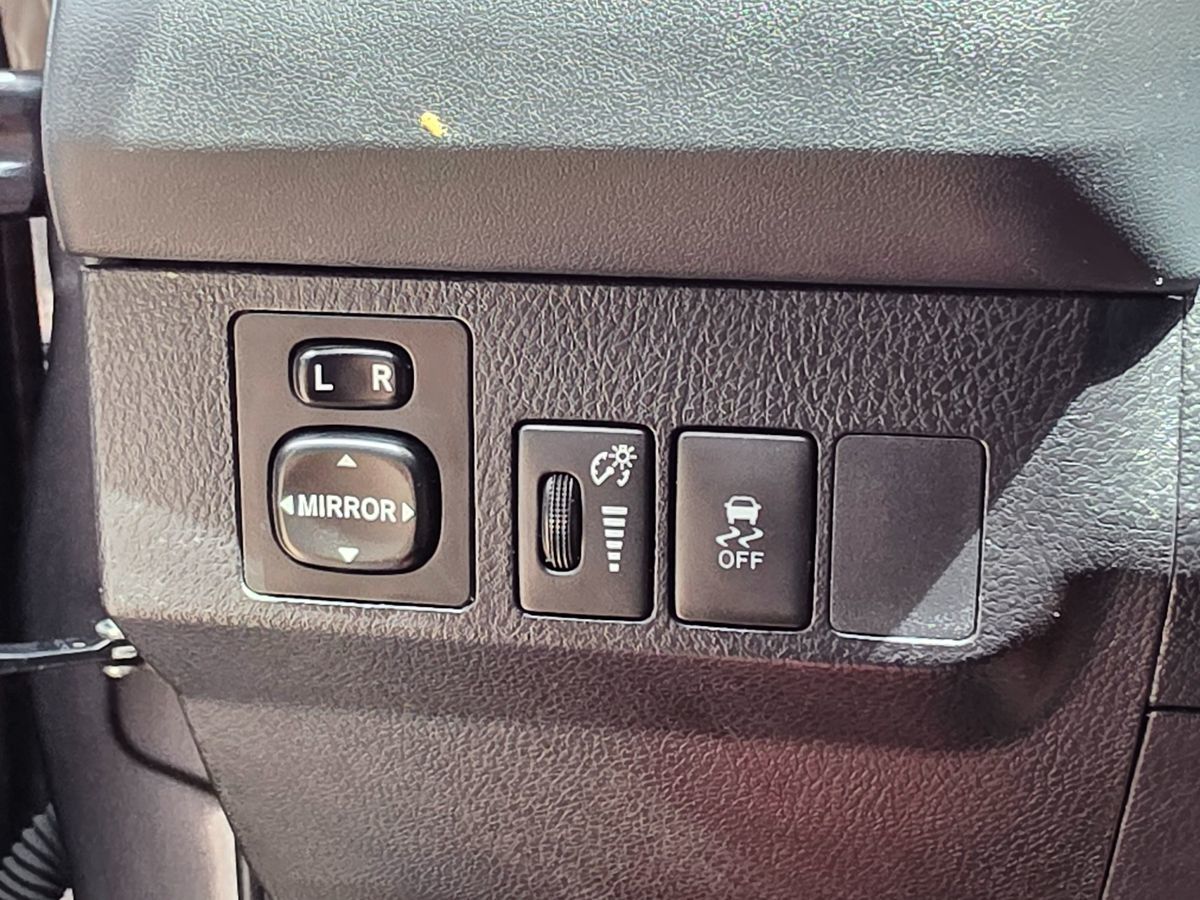 2014 Toyota RAV4 LE photo 46