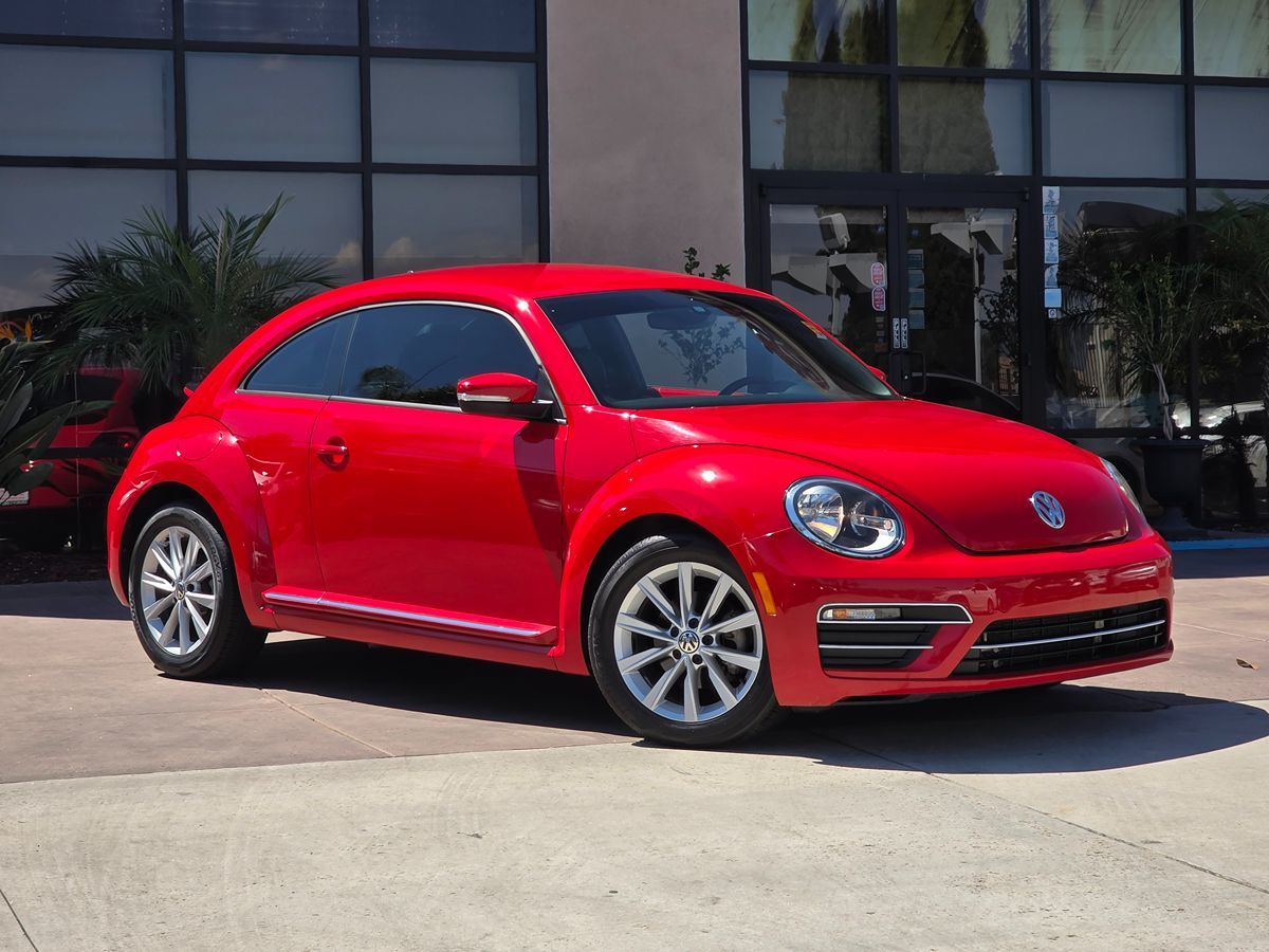 2017 Volkswagen Beetle 1.8T SE photo 2