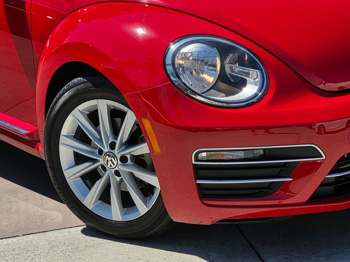 2017 Volkswagen Beetle 1.8T SE photo 4
