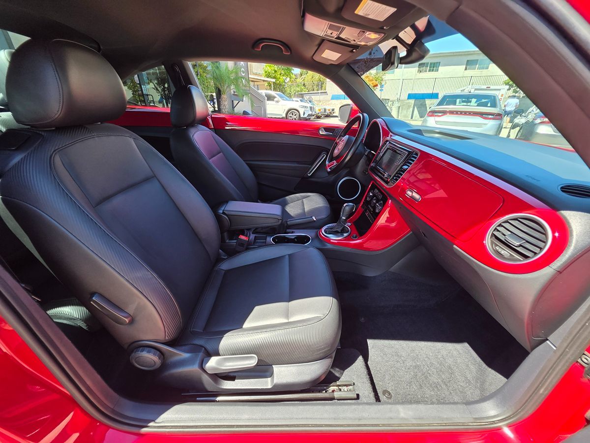 2017 Volkswagen Beetle 1.8T SE photo 16
