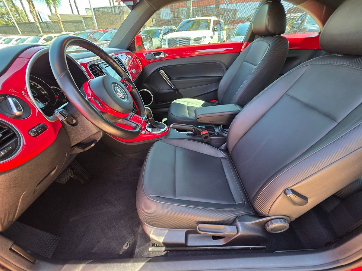 2017 Volkswagen Beetle 1.8T SE photo 21