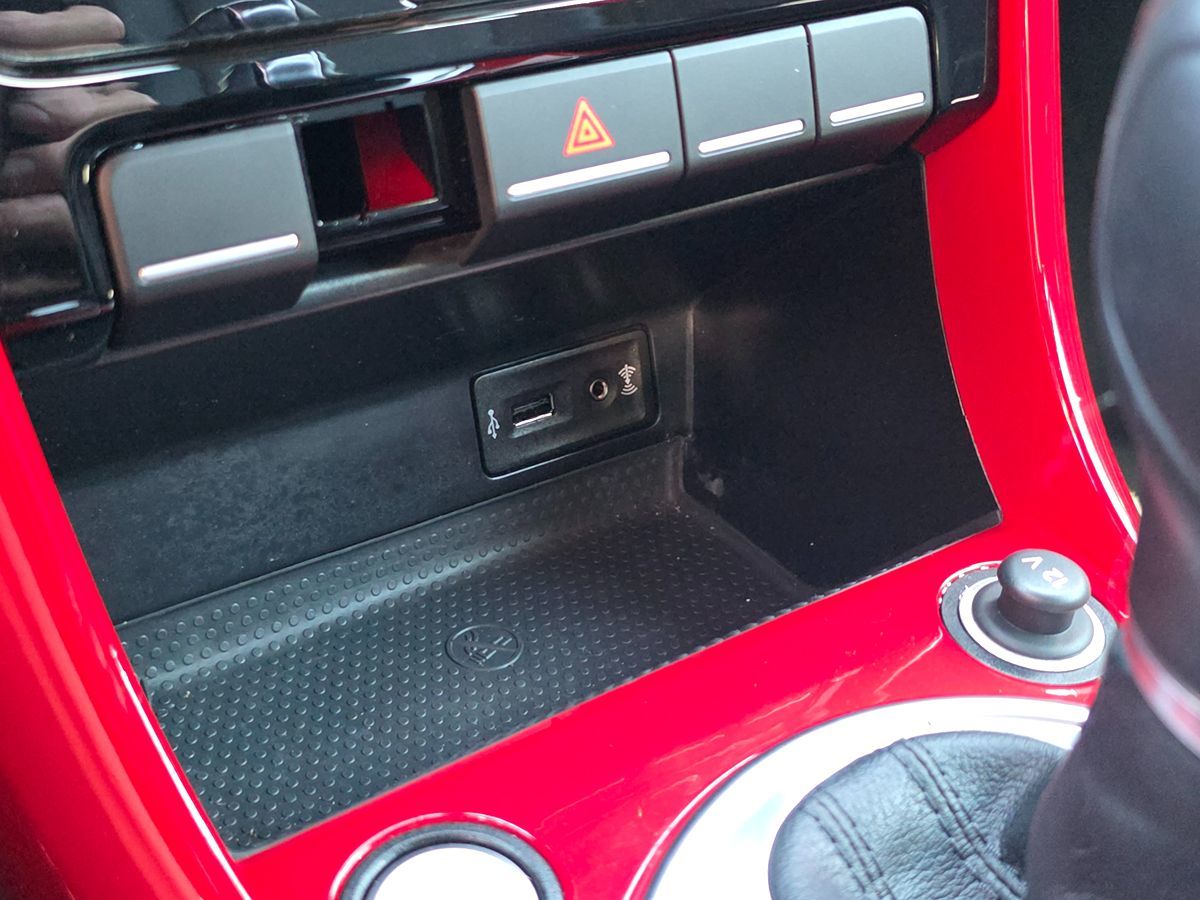 2017 Volkswagen Beetle 1.8T SE photo 35