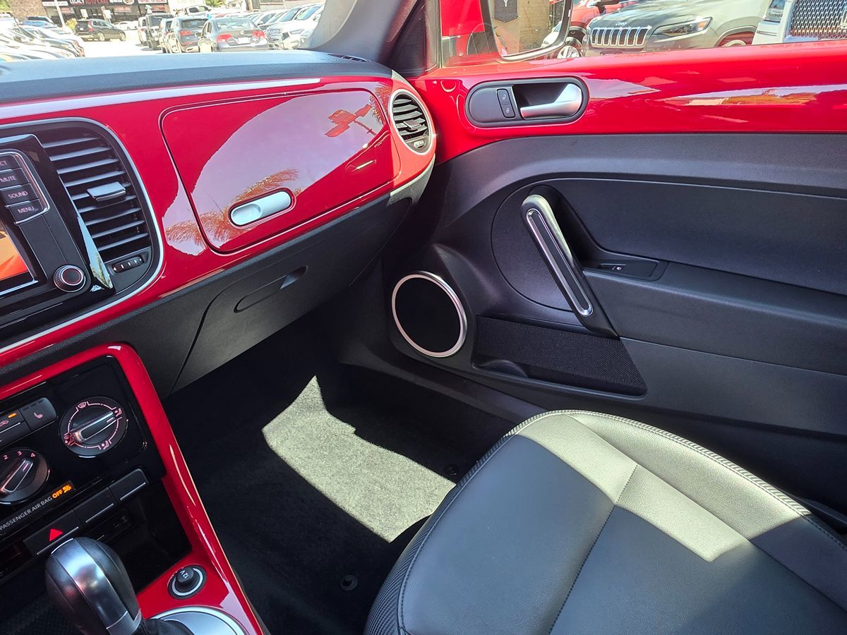 2017 Volkswagen Beetle 1.8T SE photo 39