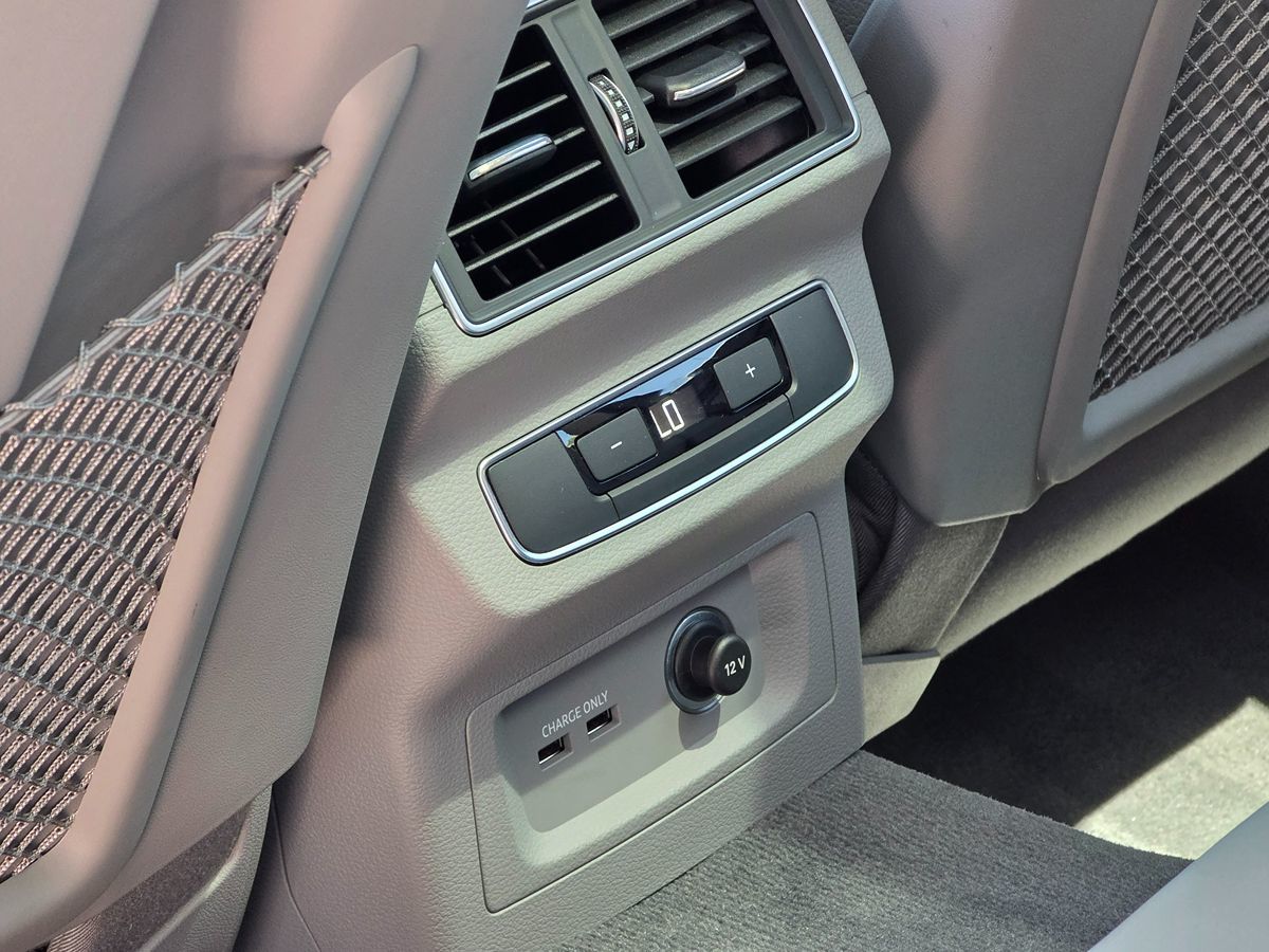 2019 Audi Q5 Premium Plus photo 26