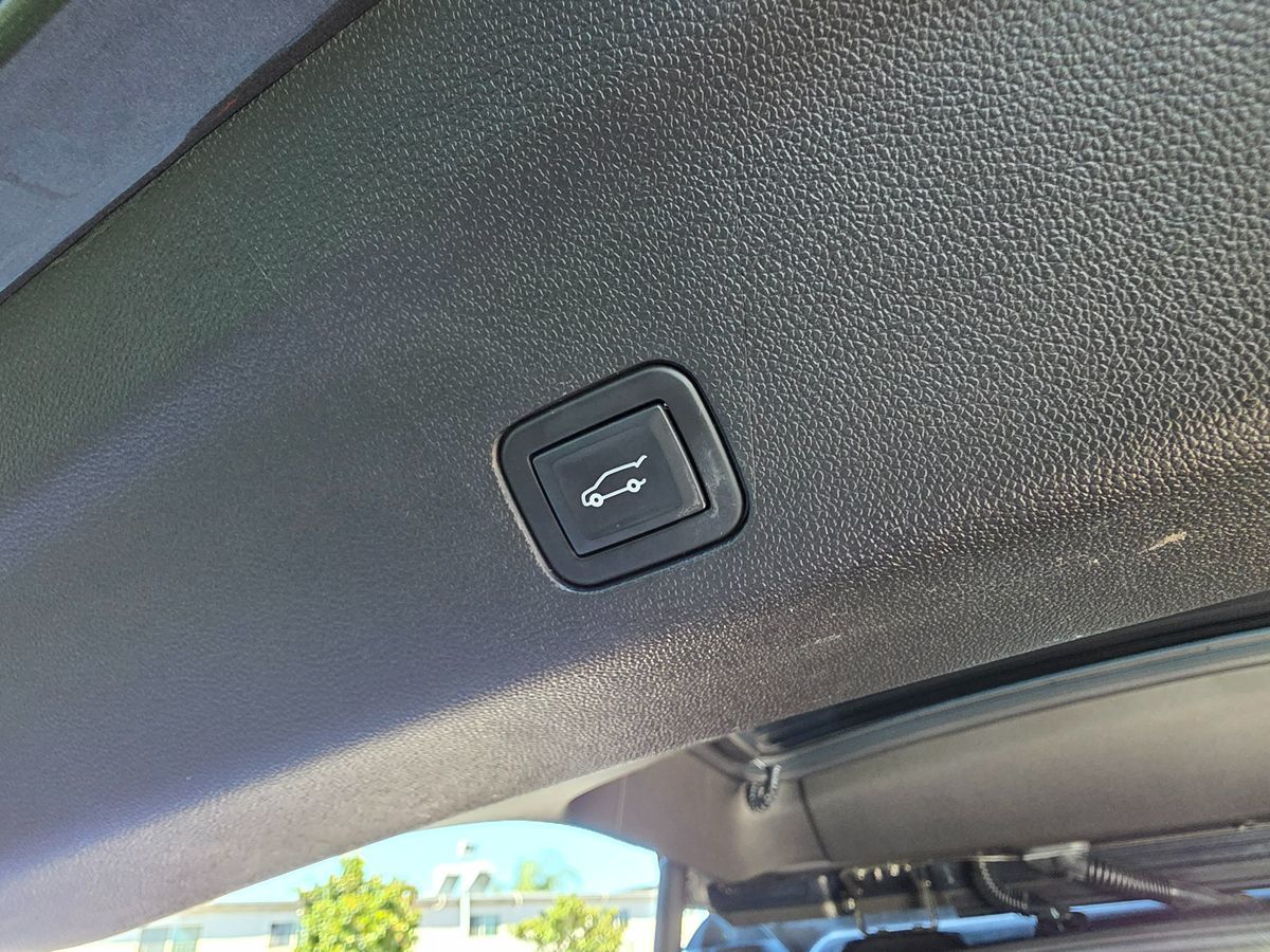 2021 Chevrolet Tahoe Z71 photo 20
