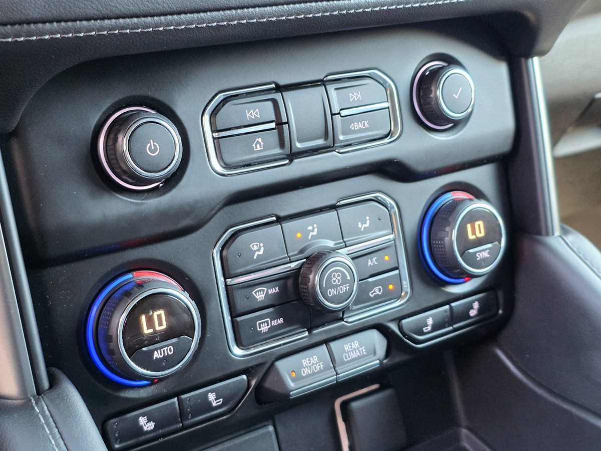 2021 Chevrolet Tahoe Z71 photo 40
