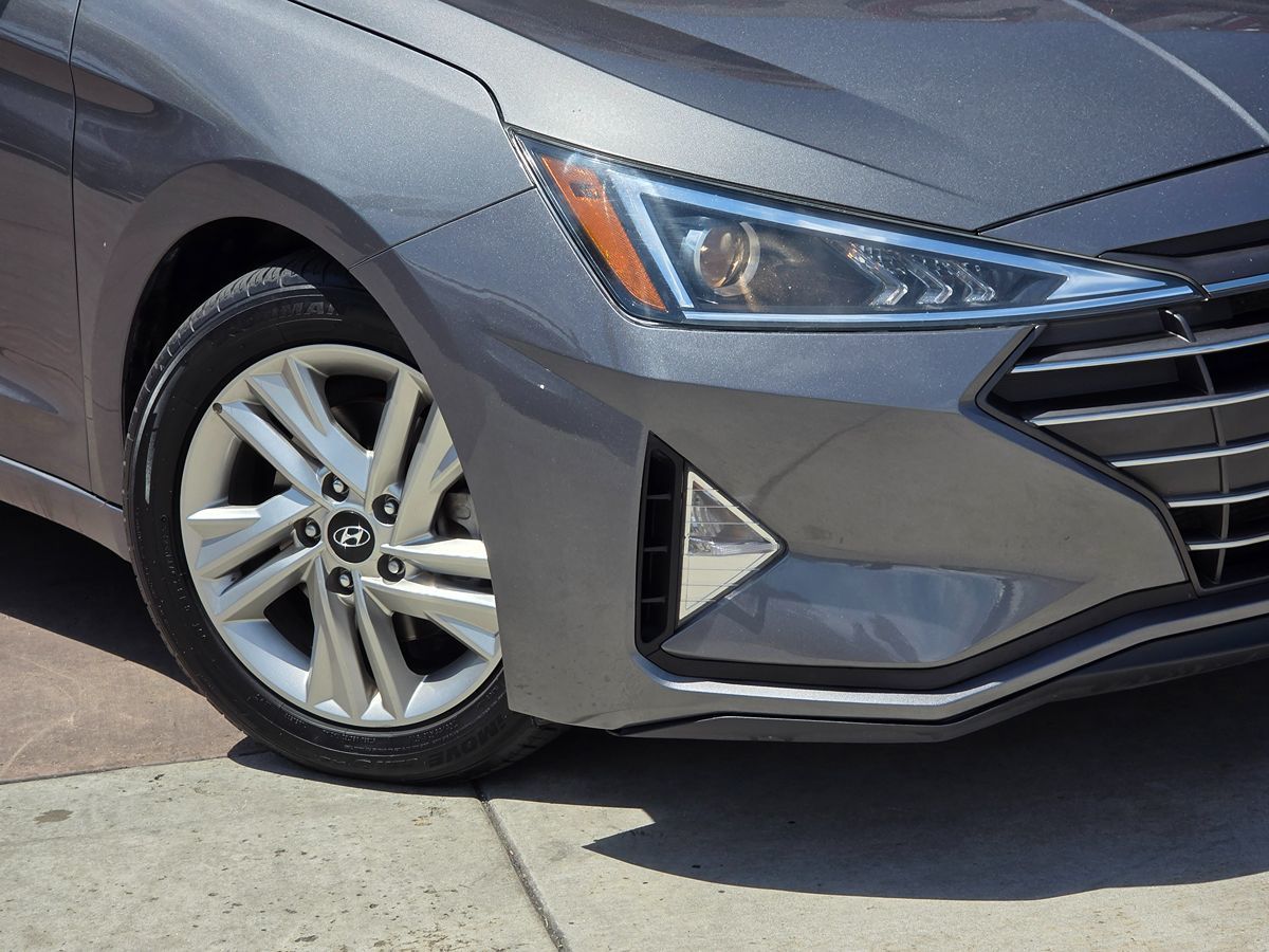 2020 Hyundai Elantra Value Edition photo 4