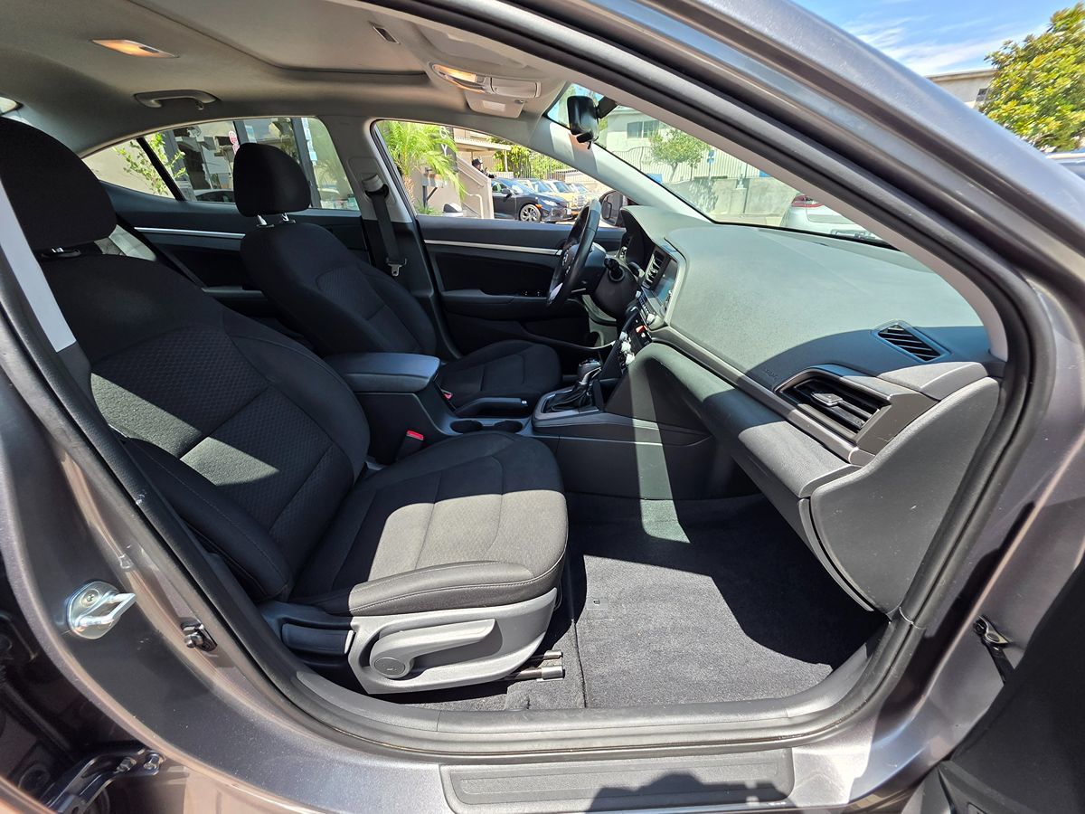 2020 Hyundai Elantra Value Edition photo 16