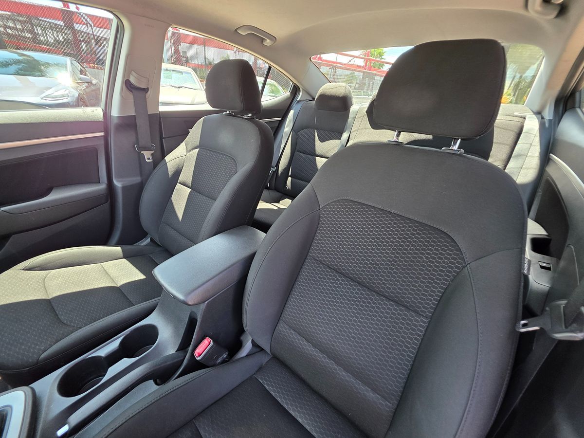 2020 Hyundai Elantra Value Edition photo 24