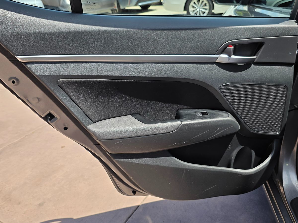 2020 Hyundai Elantra Value Edition photo 28