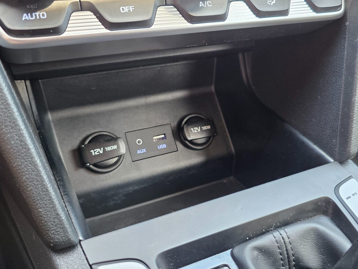 2020 Hyundai Elantra Value Edition photo 37