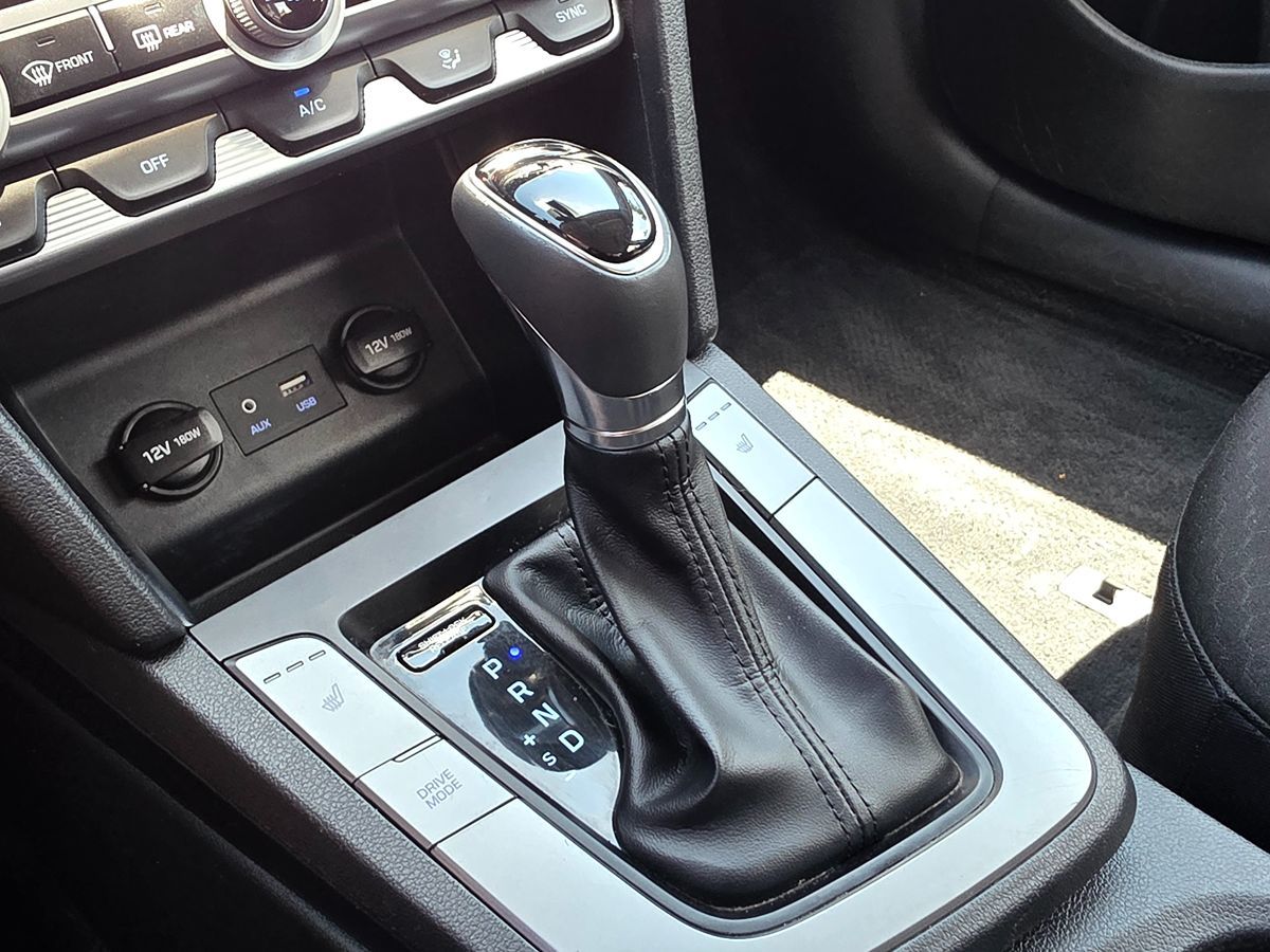 2020 Hyundai Elantra Value Edition photo 38