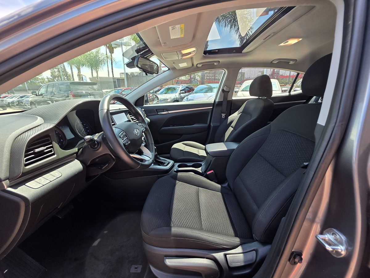 2020 Hyundai Elantra Value Edition photo 23
