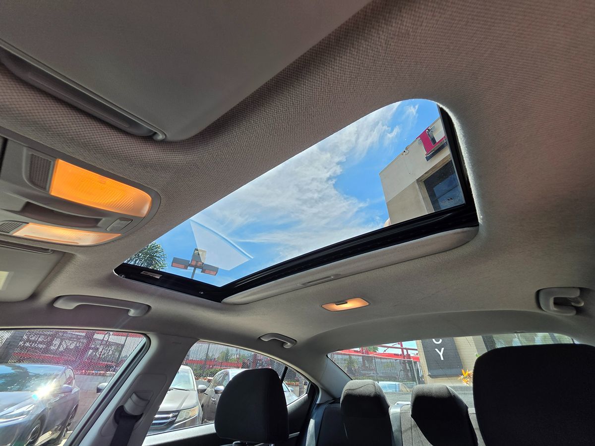 2020 Hyundai Elantra Value Edition photo 19