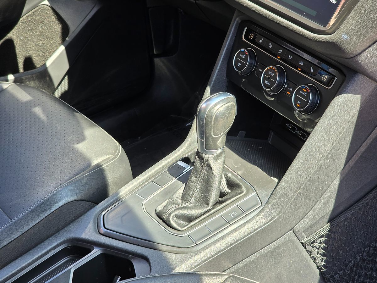 2018 Volkswagen Tiguan SE photo 16
