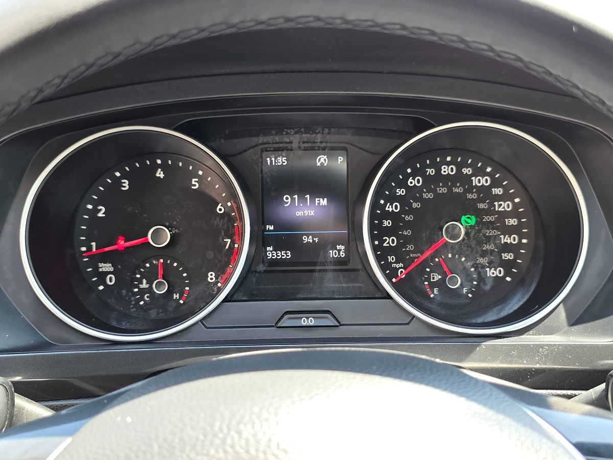 2018 Volkswagen Tiguan SE photo 32