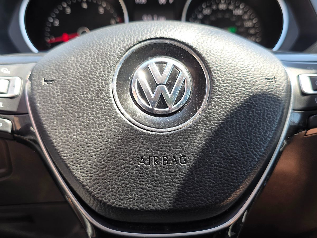 2018 Volkswagen Tiguan SE photo 34