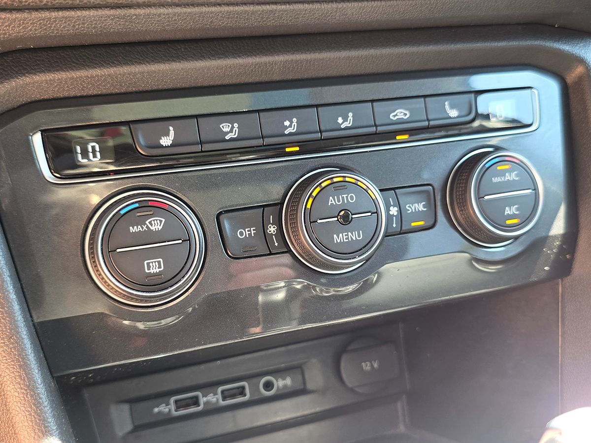 2018 Volkswagen Tiguan SE photo 38