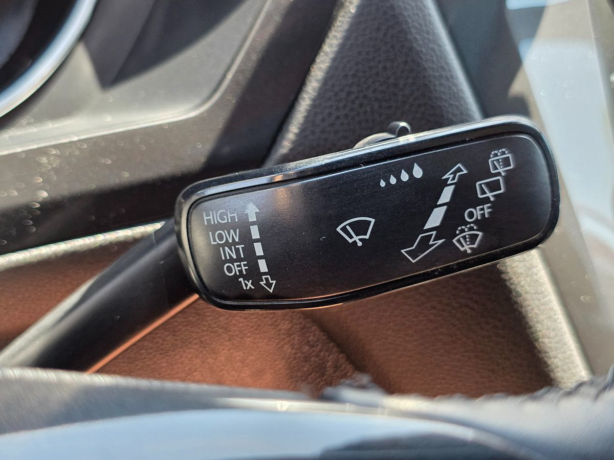2018 Volkswagen Tiguan SE photo 46