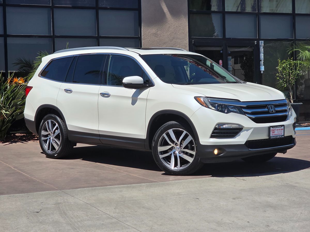 2017 Honda Pilot Elite photo 3