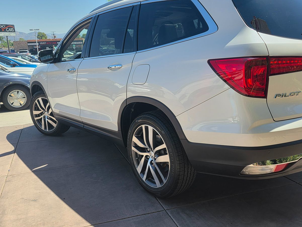 2017 Honda Pilot Elite photo 11
