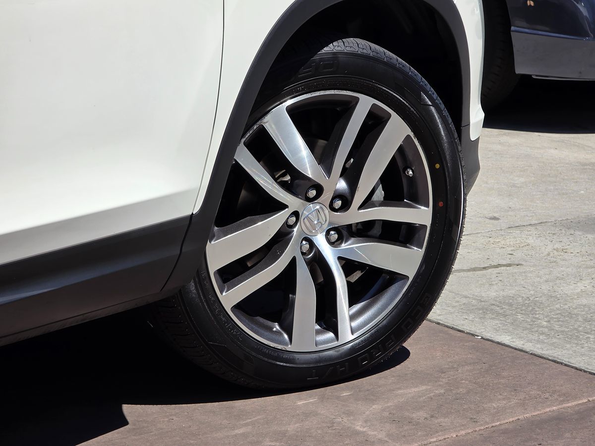 2017 Honda Pilot Elite photo 15